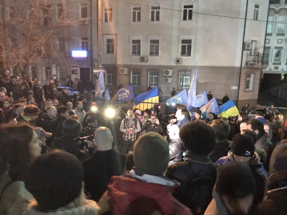 Громадські активісти провели акцію біля Солом'янського суду та навідалися в гості до його голови