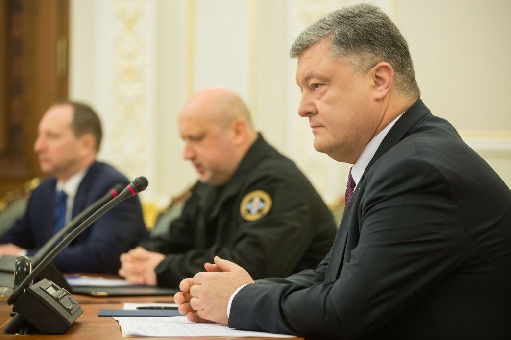 РНБО розпорядилася негайно перекрити всі дороги на Донбасі (відео)