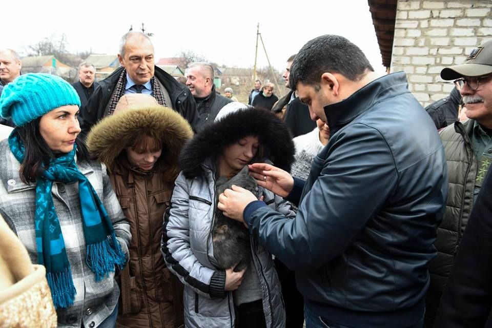 Гройсман прогнозує, що боєприпаси Балаклії вибухатимуть ще тиждень (фото)