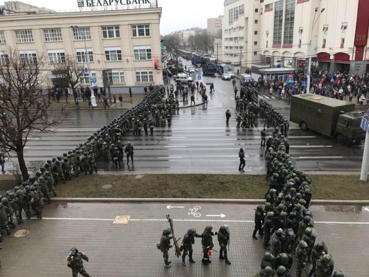 Протест у Білорусі: юрист центру Вясна в лікарні з травмою голови після зустрічі ОМОНу