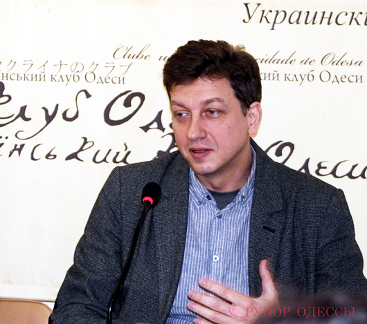Олесь Доній: Порошенко владу не віддасть