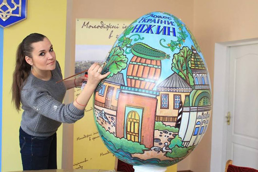 Ніжинська мисткиня Юлія Петренко створює неймовірні картинки з тіста