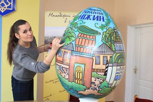 Ніжинська мисткиня Юлія Петренко створює неймовірні картинки з тіста