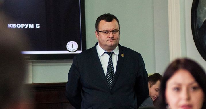 Мер Чернівців Олексій Каспрук закликав переобрати міськраду