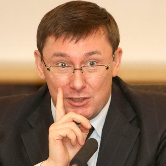 Рік є, змін — нема: що зробив і чого не зробив Юрій Луценко на посаді Генпрокурора