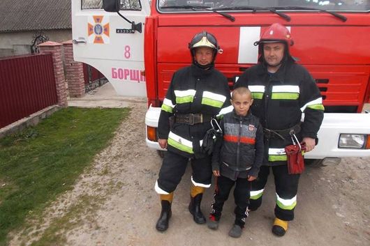 Маленький рятівник: 9-річний Володя Буртняк вивів з вогню сестричку і братика