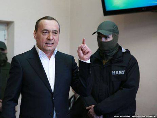 Арешт не є доречним: Мартиненко спатиме удома завдяки однопартійцям iз «Народного фронту»