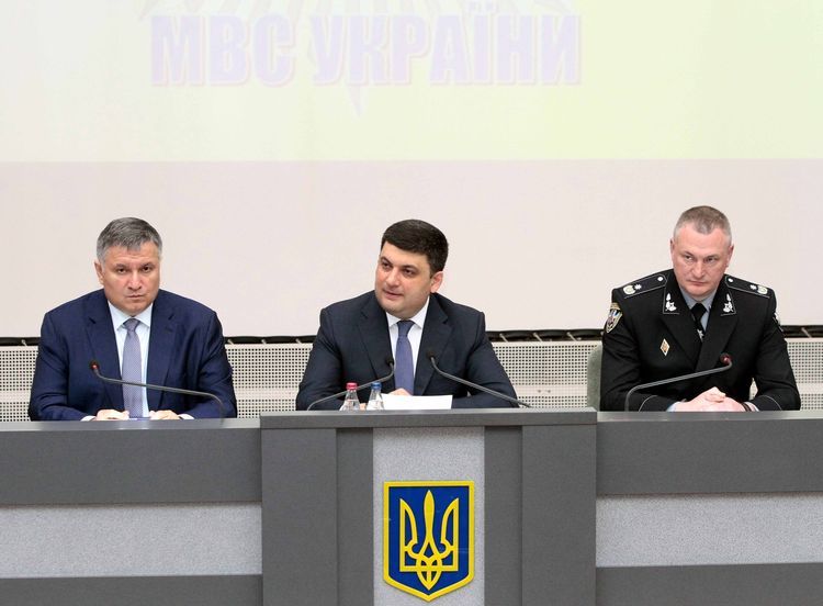 Гройсман хоче звільнити трьох найгірших обласних керівників поліції