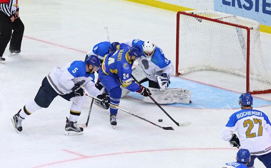Холодна льодяна реальність: українські хокеїсти провалили домашній чемпіонат світ