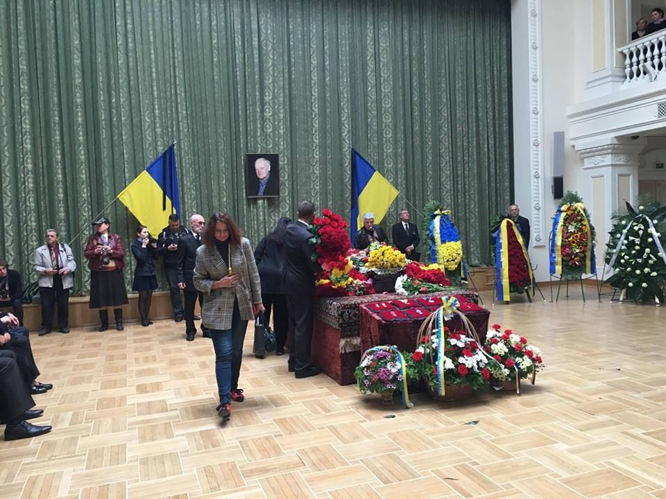 Бориса Олійника похоронили на Байковому кладовищі (фото)