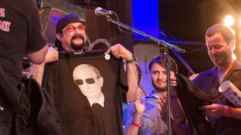 Стівену Сігалу заборонено в’їзд в Україну на п’ять років