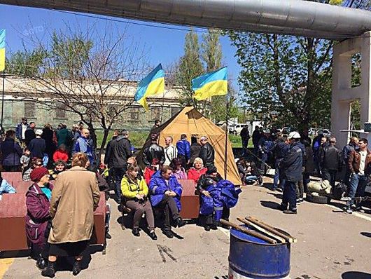 Працівники Миколаївського морпорту оголосили безстрокову акцію протесту