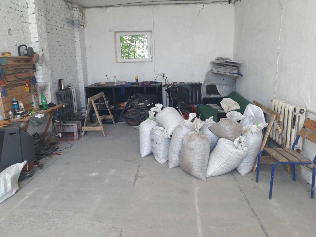 На Рівненщині вилучили майже півтонни бурштину