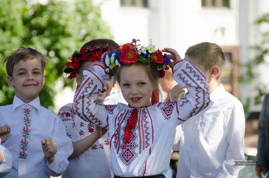 Вишиваний день календаря: львів’яни спекли 16-метровий пляцок у вигляді рушника