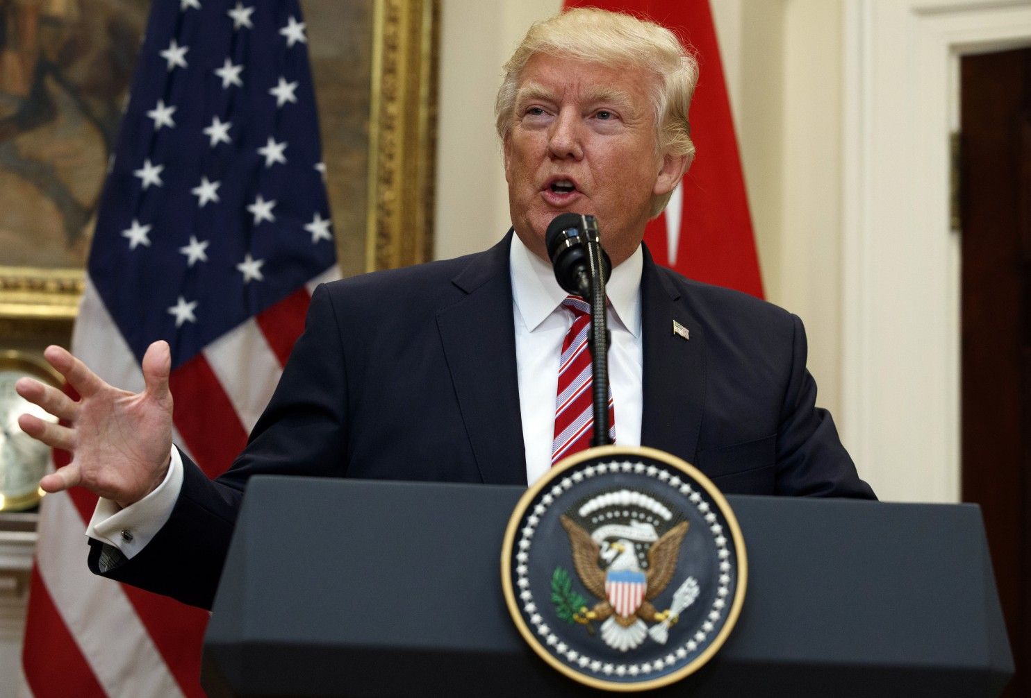 Трамп втрачає підтримку американців рекордними темпами