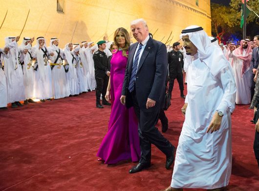 З Рексом і своїми жінками: Трамп почав перше закордонне турне із Близького Сходу