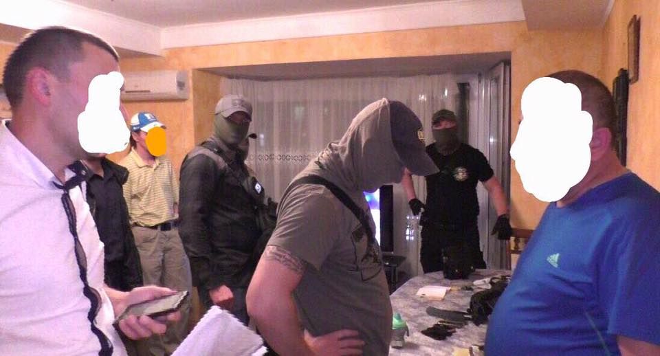 На Київщині намагались вивезити до Росії бізнесмена-втікача за 17 млн доларів (фото)
