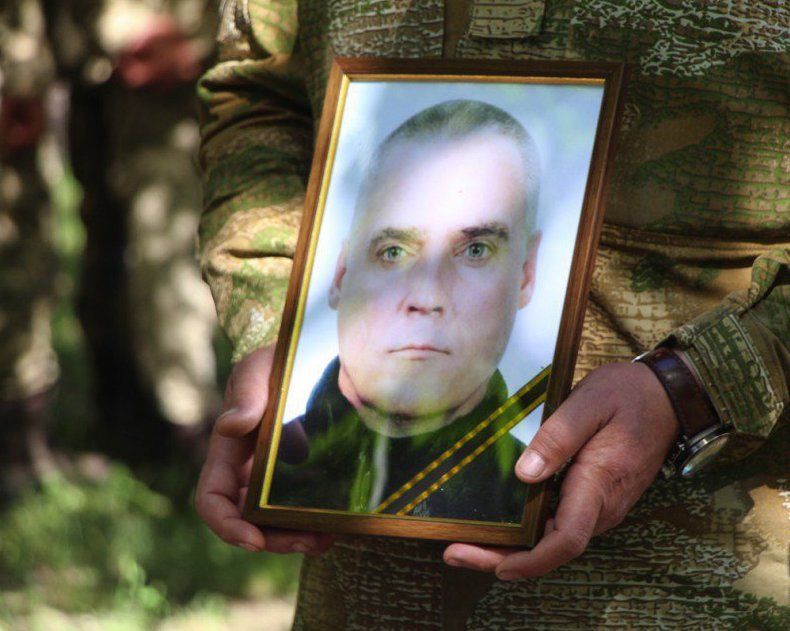 Десантника Тараса Шевченка поховали у Кривому Розі (фото, відео)