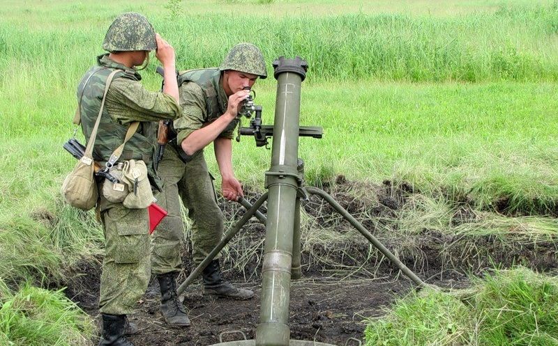 Прифронтові Мар'їнку та Красногорівку бойовики обстіляли із мінометів