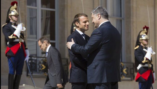 Макрон заперечив належність Анни Ярославни до історії Росії