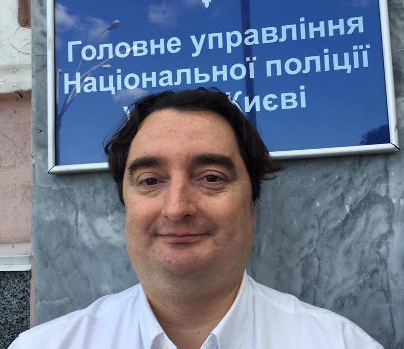 Ігор Гужва здав закордонні паспорти
