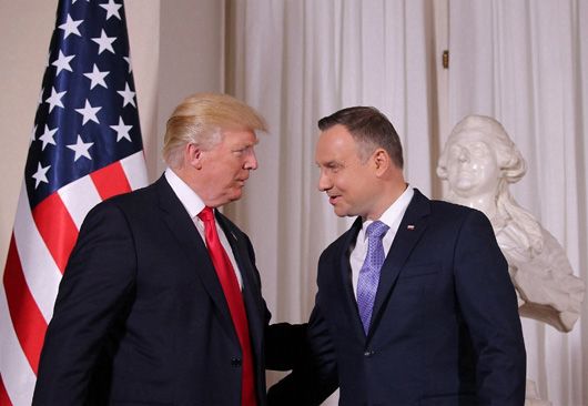 Війна на Донбасі і погані новини для РФ: як Трамп «тис на газ» у Варшаві