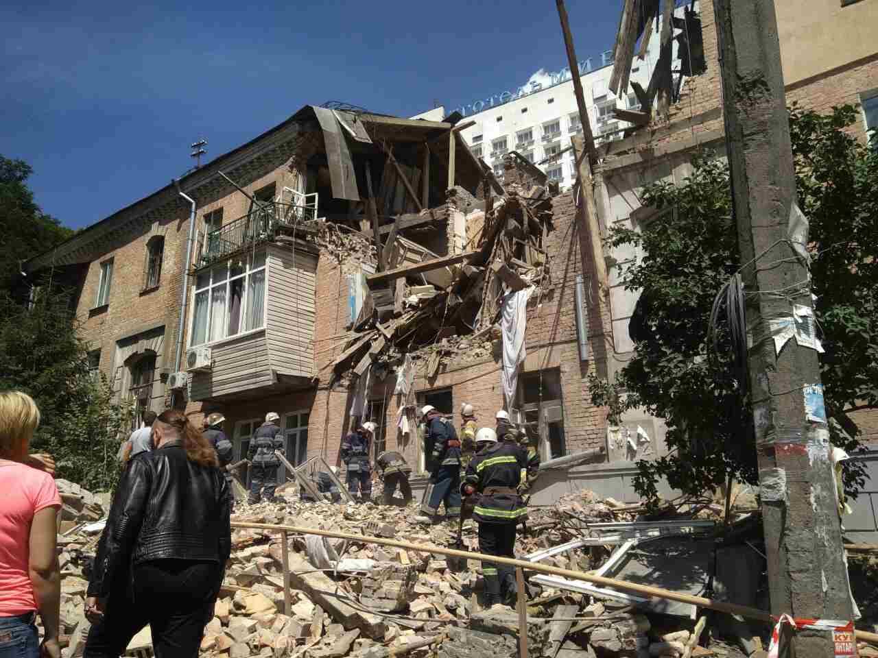 Вибух газу в Києві: під завалами знайшли загиблого чоловіка