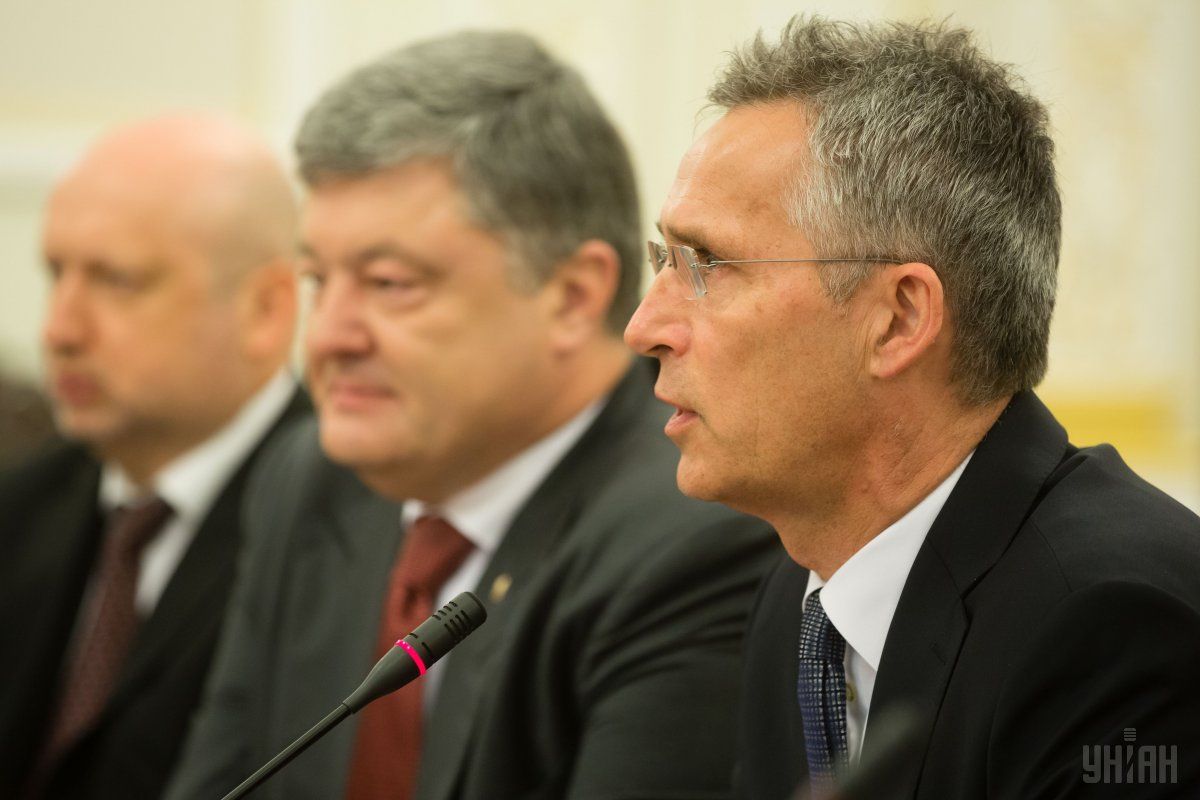 Єнс Столтенберг закликав Росію вивести тисячі своїх військових з України (відео)