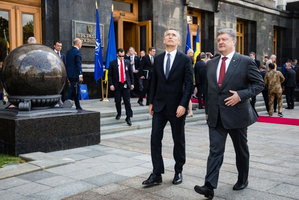 Порошенко звинуватив Росію в організації кібератаки проти України
