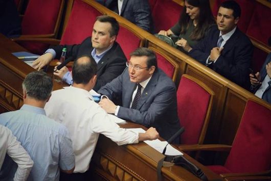Кількість — не якість: Луценко не покарав жодного позбавленого недоторканності депутата