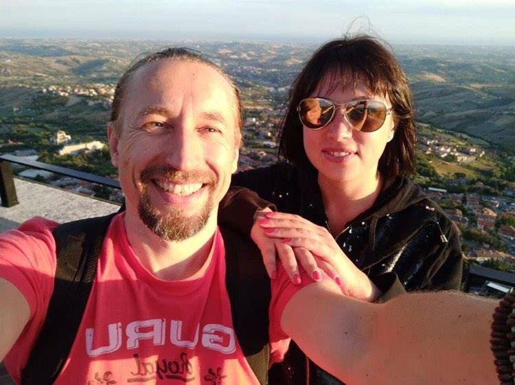 У волонтера із Італії податківці вимагають гроші за ввезення реанімобілів для армії у 2014 році