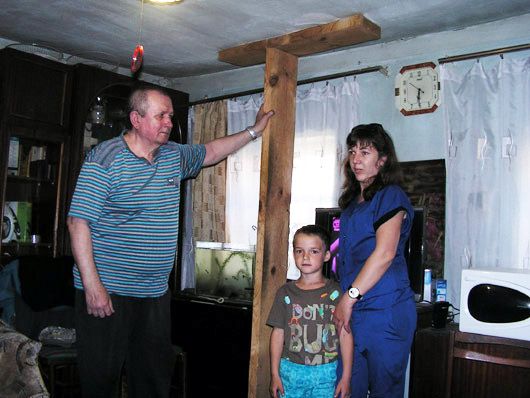 У Херсоні родина з 15 людей змушена тулитися у крихітному 100-річному бараку