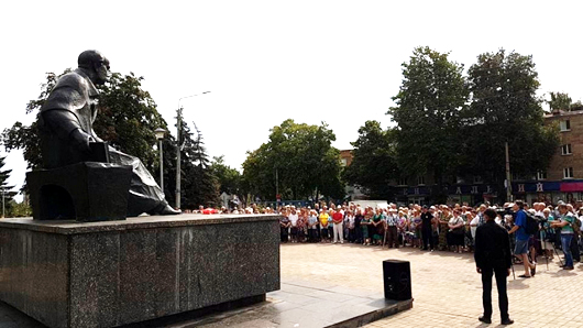 Мер Конотопа пішки йде у Київ розповісти Порошенку про проблеми міста