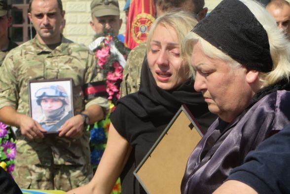 Розвідника Олександра Бойко поховали з військовими почестями у Хмельницькому (фото)