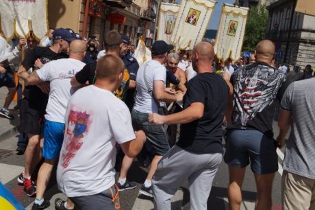 У Перемишлі суд обмежив волю 20 полякам, що напали на українську ходу