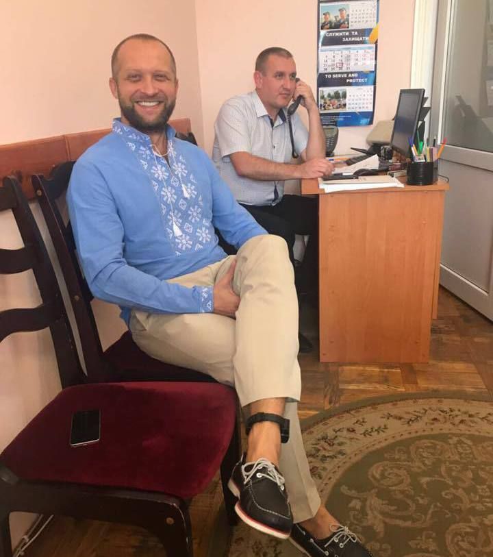 Депутат Поляков таки вдягнув електронний браслет