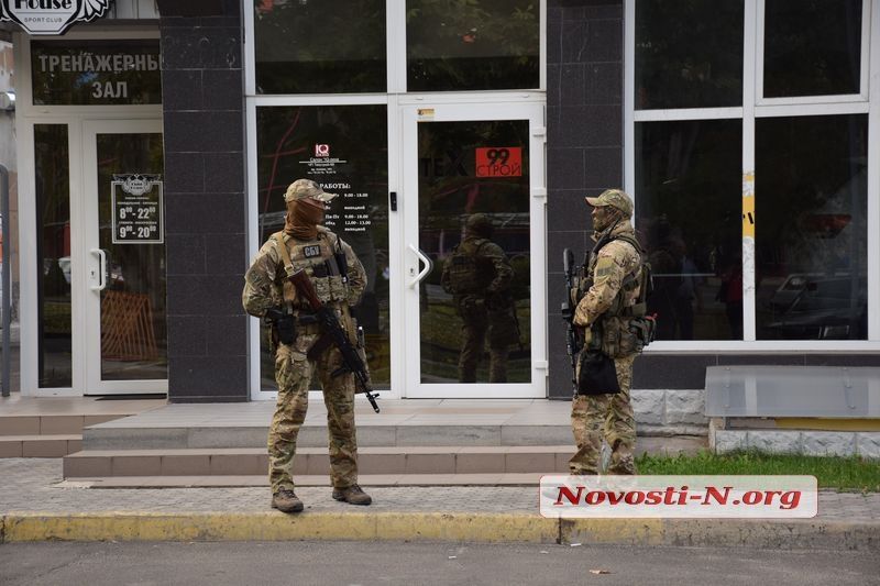 У Миколаєві обшукують 90 депутатів і бізнесменів за торгівлю зброєю та наркотиками