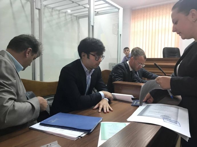 Нестора Шуфрича-молодшого суд відпустив на поруки батька-депутата