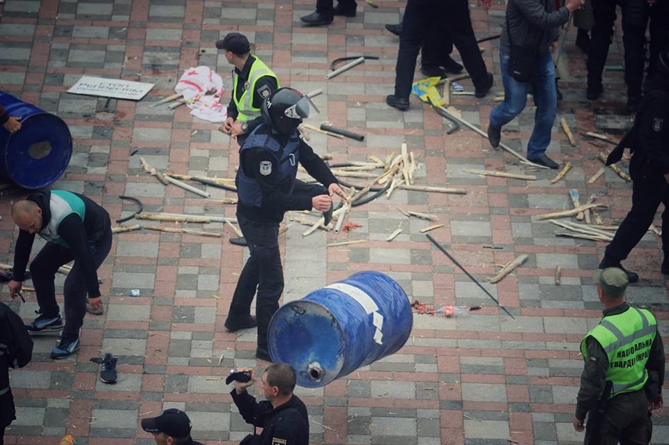 Під Верховною Радою завершився мітинг власників авто на єврономерах