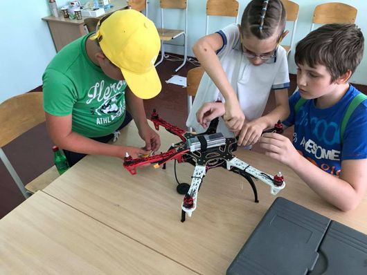 У Києві школярів навчатимуть конструювати роботів