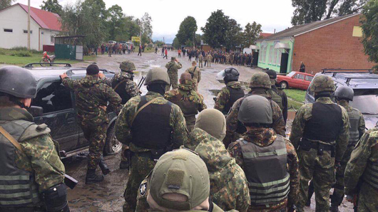 Бурштинові війни: на Поліссі триває нелегальний видобуток сонячного каменю
