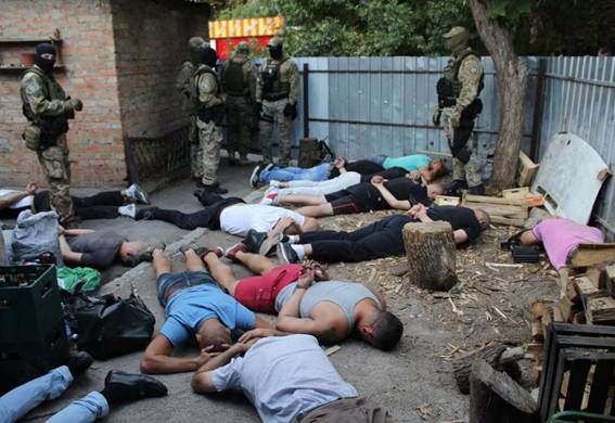 Поліція затримала кілька десятків людей під час «кримінальної сходки» у Кропивницькому (відео)