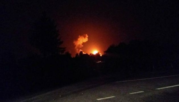 Вибухи у Калинівці: масштабна евакуація та блокпости по всій Вінничині (відео)