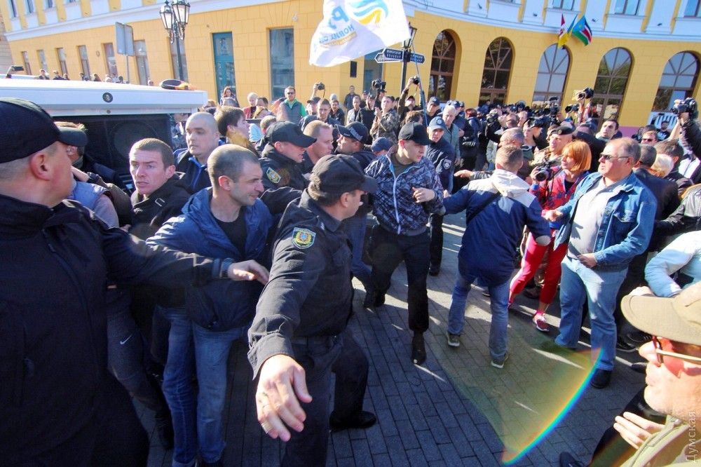 В Одесі мітинг Михеїла Саакашвілі почався із сутички (фото, відео)