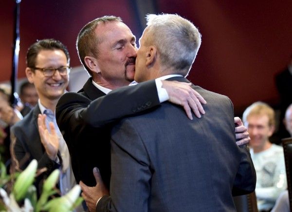 У Німеччині зареєстрували перший одностатевий шлюб
