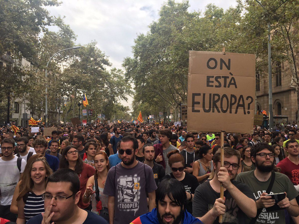 У Каталонії загальний страйк через побиття активістів під час референдуму про незалежність