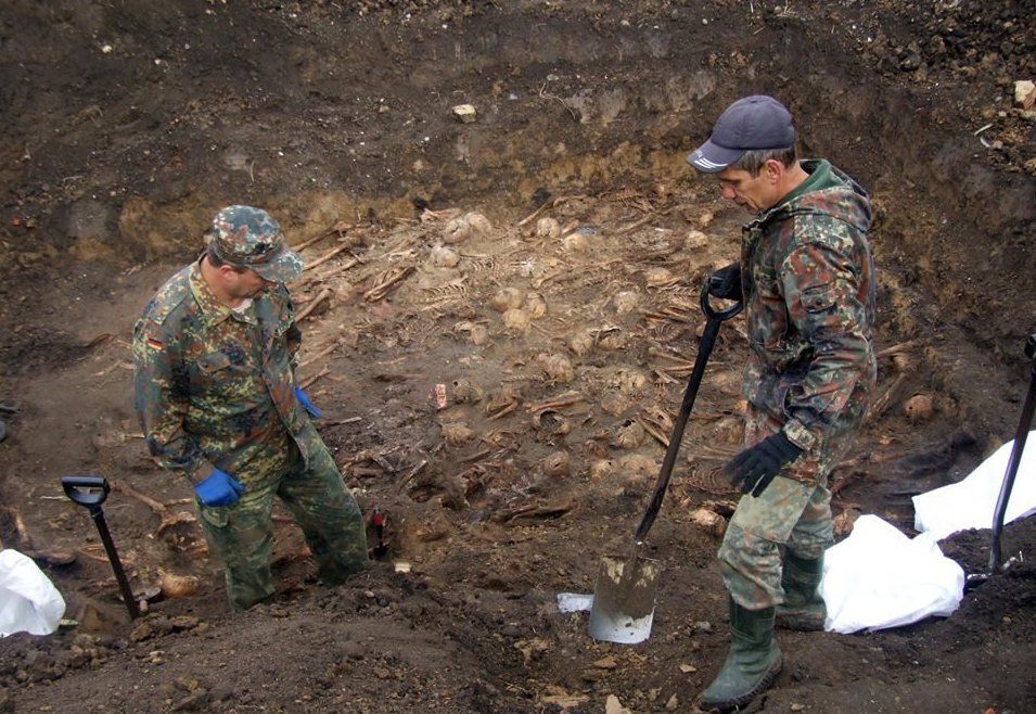 Поблизу Чорткова розкопали останки розстріляних нацистами патріотів (фото)