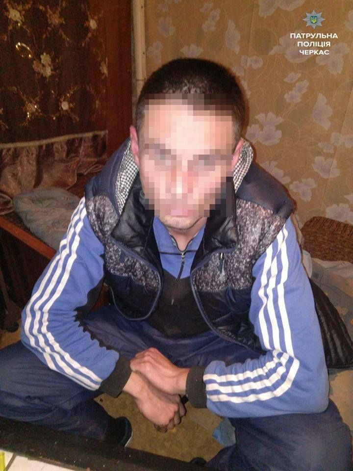 У Черкасах оселився в чужій квартирі наркоман