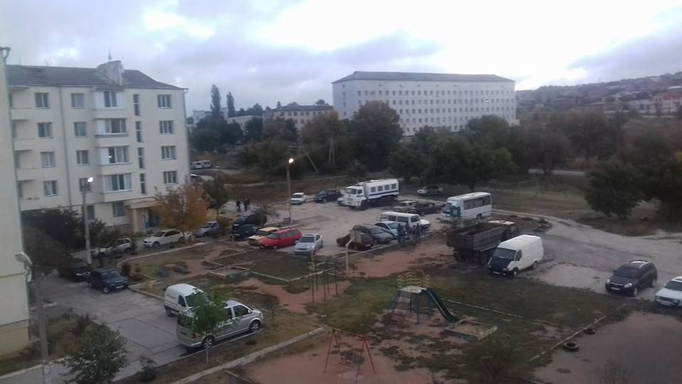 В Бахчисараї силовики провели обшуки в будинках 6 кримських татар