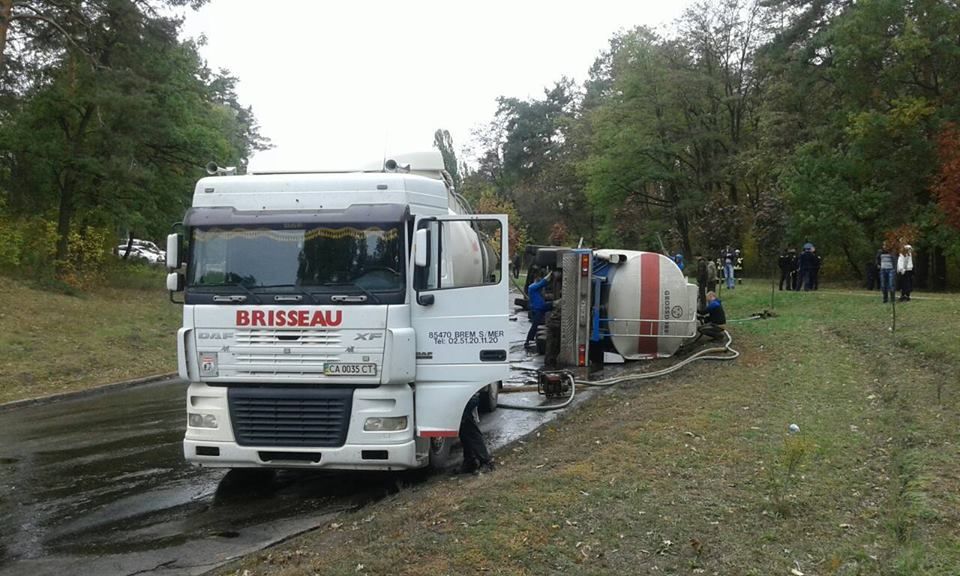 У Черкасах вилилося з цистерни 24 тонни мінеральних добрив